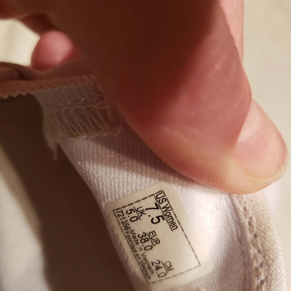 Vans - Picture 2 of 4